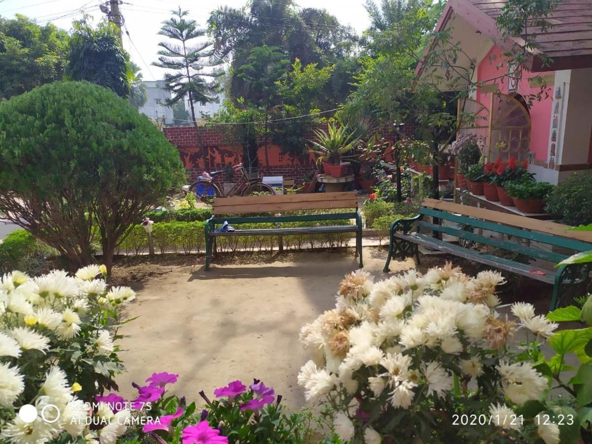 Swapnonir Hotel Shanti Niketan Luaran gambar