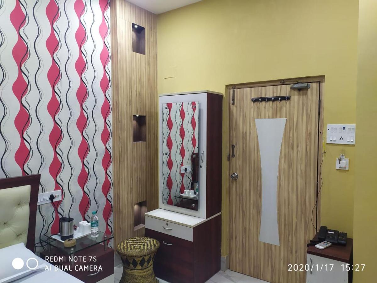 Swapnonir Hotel Shanti Niketan Luaran gambar